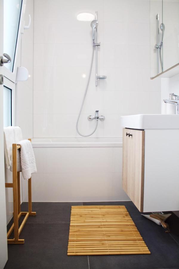 Cozy Seaside Apartment With Pool & Terrace Split Eksteriør bilde