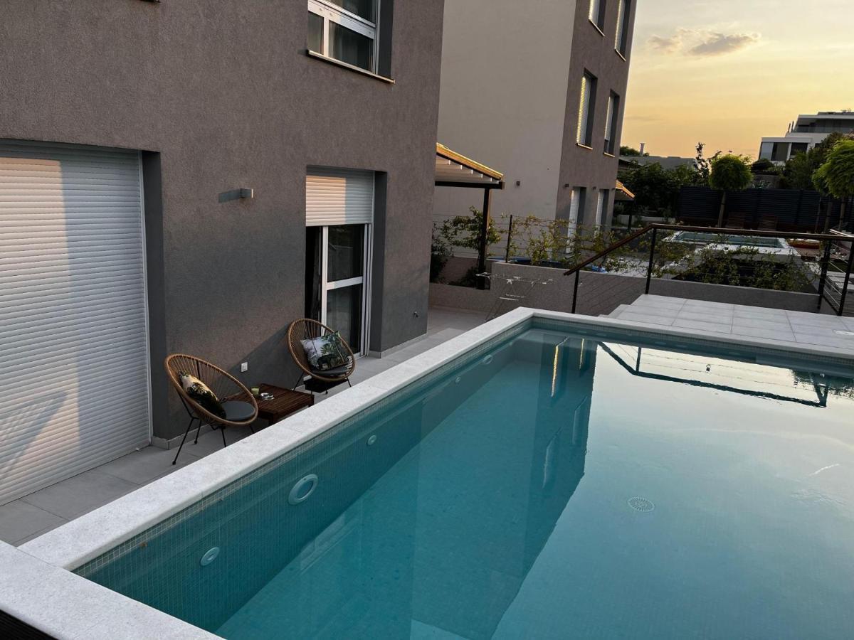 Cozy Seaside Apartment With Pool & Terrace Split Eksteriør bilde